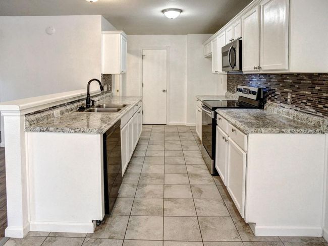 117 High Point Blvd, House other with 3 bedrooms, 3 bathrooms and null parking in Cedar Creek TX | Image 9