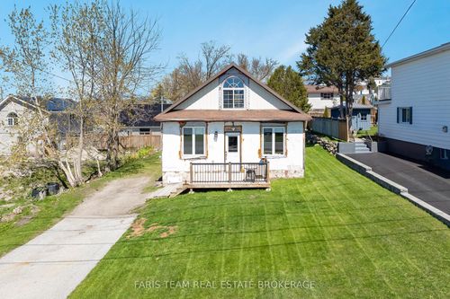 5 Scott St, Penetanguishene, ON, L9M1N1 | Card Image