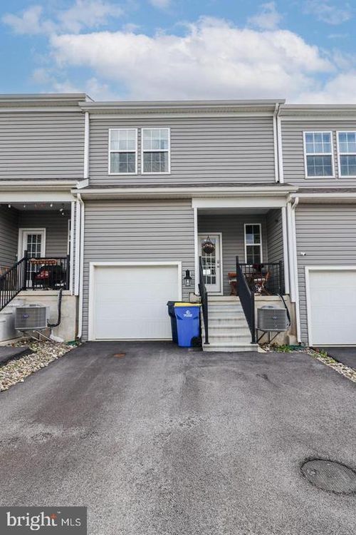 364 Trego Ave, COATESVILLE, PA, 19320-6606 | Card Image