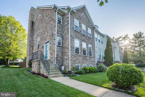 401 Yorkshire Ridge Ct, Purcellville, VA, 20132-3093 | Card Image