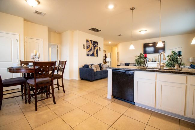 7735 Nevaeh Crest Path, House other with 3 bedrooms, 2 bathrooms and 2 parking in Houston TX | Image 18
