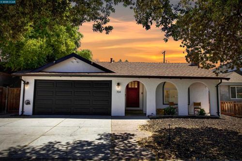 154 Venado Way, San Jose, CA, 95123-3638 | Card Image