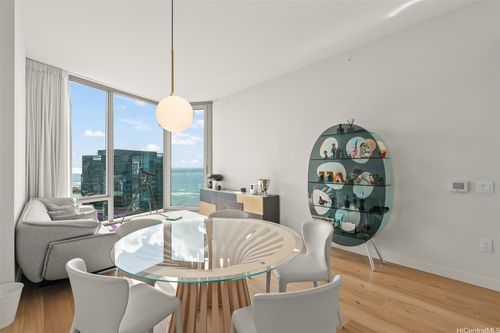 apt-3904-1001 Queen St, Honolulu, HI, 96814-5241 | Card Image