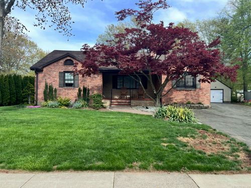 168 Colonial St, West Hartford, CT, 06110-1814 | Card Image