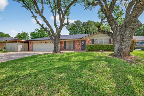 2428 Tilman Cir, Bossier City, LA, 71111-5943 | Card Image