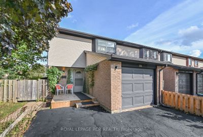 156 Parkview Dr, Home with 3 bedrooms, 3 bathrooms and 3 parking in Orangeville ON | Image 2