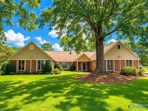 4520 Arrowhead Dr Se, Decatur, AL, 35603-5142 | Card Image