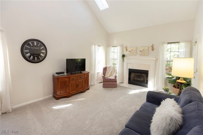 Enjoy the sunshine with plenty of windows, too! | Image 7