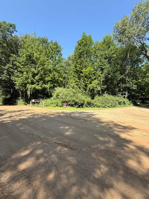 4477 E Forest Rd, Harrison, MI, 48625 | Card Image