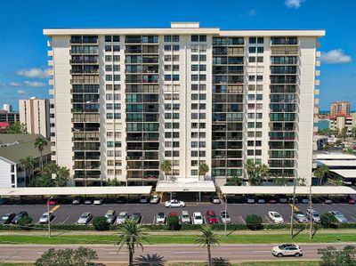 606 - 400 Island Way, Condo with 2 bedrooms, 2 bathrooms and null parking in Clearwater Beach FL | Image 1