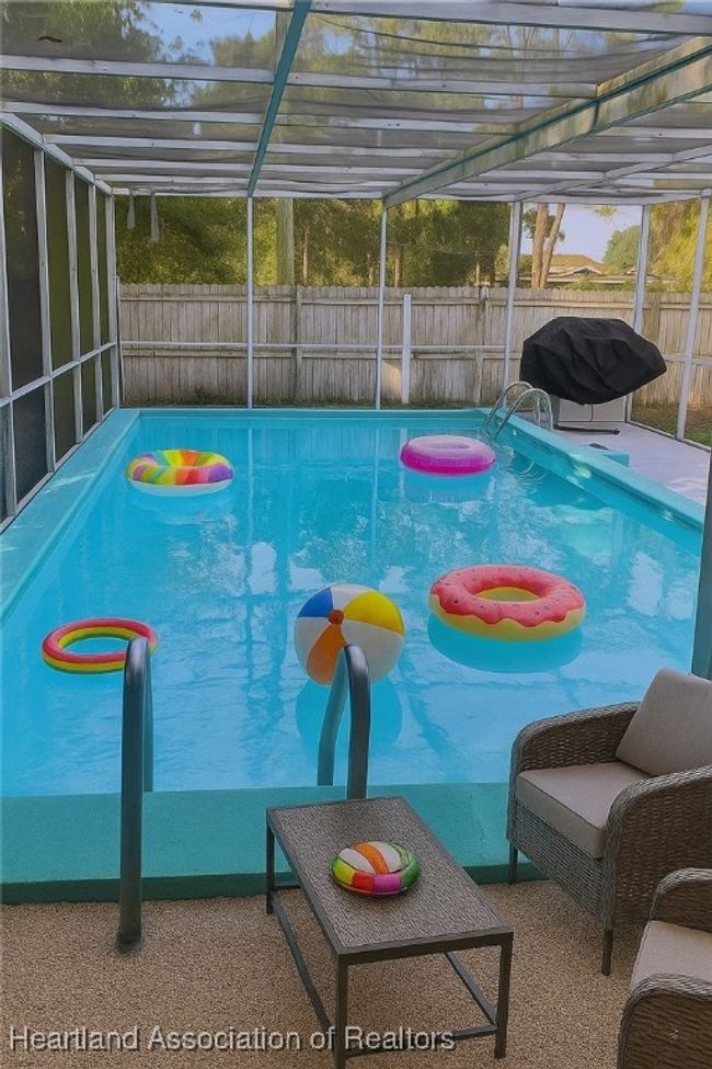 1009 Taseschee Dr, House other with 4 bedrooms, 2 bathrooms and null parking in SEBRING FL | Image 5