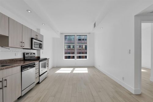 apt-902-111 E Flagler St, Miami, FL, 33131-1109 | Card Image