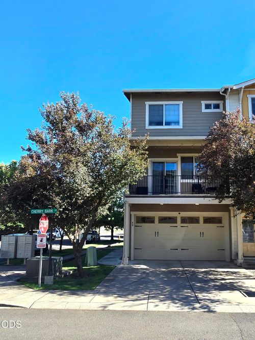 88 Darlington St, Medford, OR, 97501-2872 | Card Image