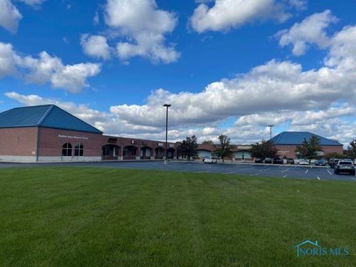 1039 Haskins Rd, Bowling Green, OH, 43402-9065 | Card Image