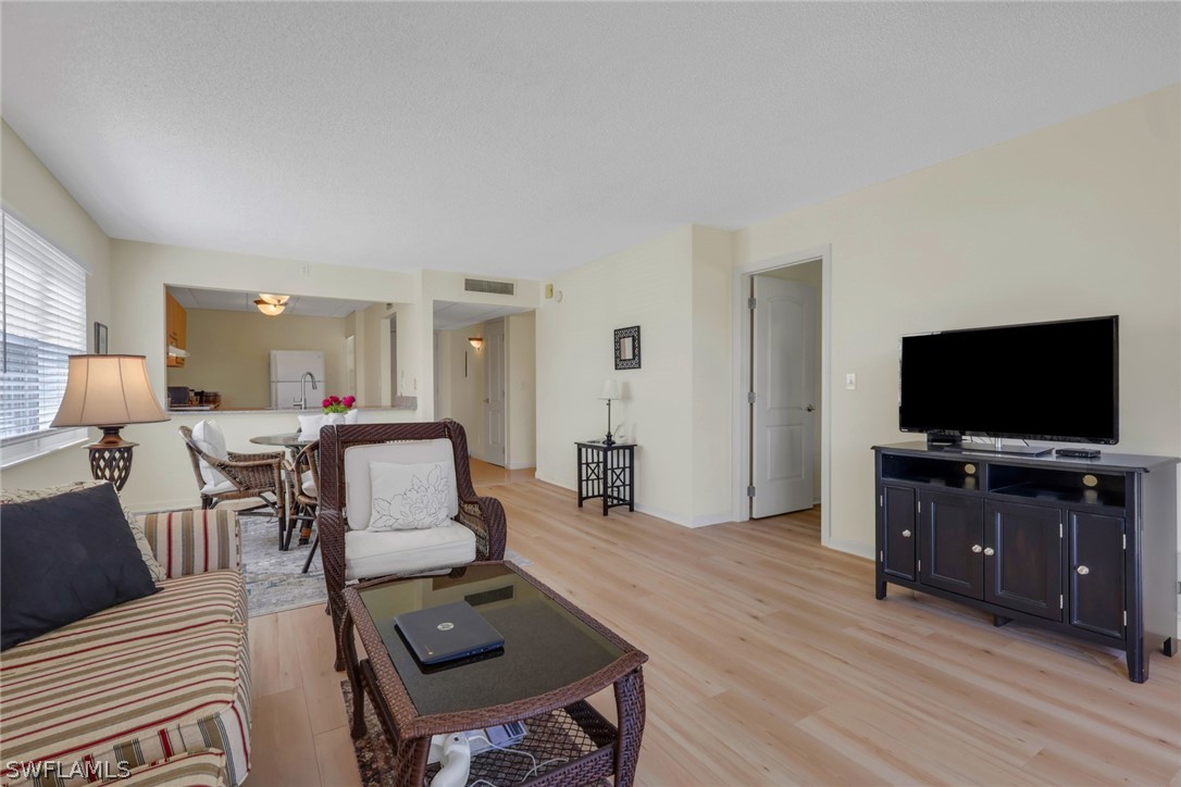 Residential in Naples 5