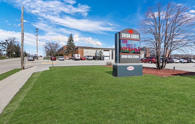 0018 - 1104 58 Th Rd, Condo with 3 bedrooms, 3 bathrooms and 2 parking in Union Grove WI | Image 29