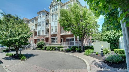 apt-107-201-201-201 W 30th St, Bayonne, NJ, 07002-1878 | Card Image