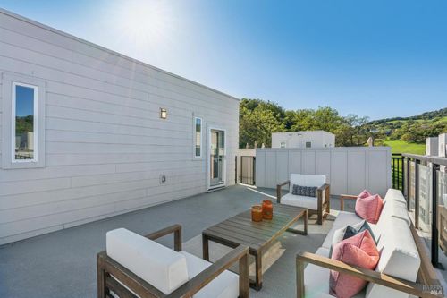 317 Verandah Ave, Novato, CA, 94945-1110 | Card Image