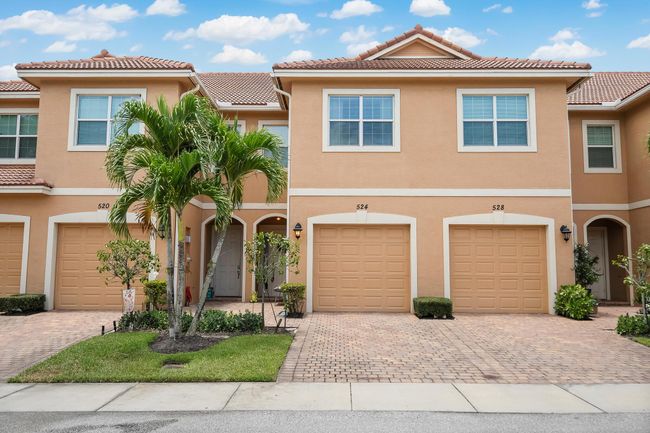 524 Sw Glen Crest Way, Condo with 3 bedrooms, 3 bathrooms and null parking in Stuart FL | Image 35