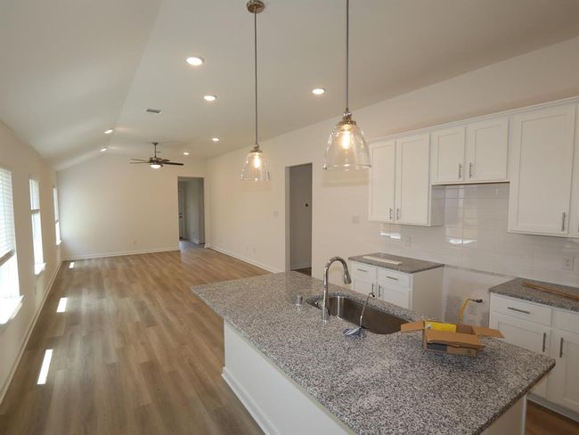 31911 Splendor Dr, House other with 4 bedrooms, 2 bathrooms and 2 parking in Fulshear TX | Image 10