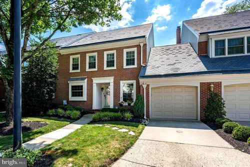 42 Foxwood Dr, Moorestown, NJ, 08057-4102 | Card Image