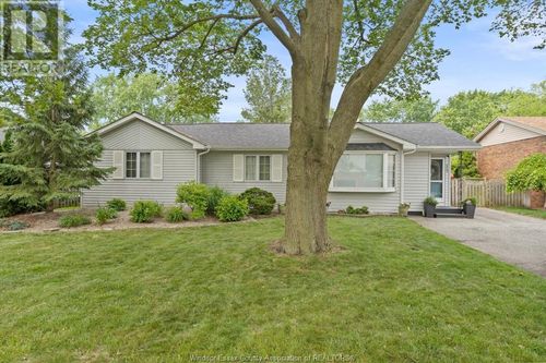 469 John M St, Windsor, ON, N8P1C1 | Card Image