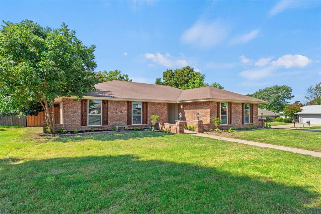 Basswood Dr, Euless, TX 76039