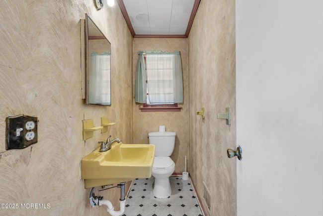 808 Laurel St, House other with 3 bedrooms, 2 bathrooms and null parking in Lakehurst NJ | Image 20