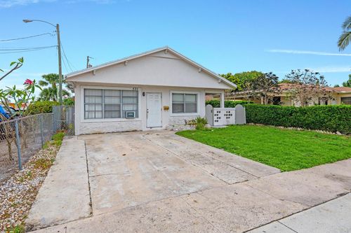 531 45th St, West Palm Beach, FL, 33407-2925 | Card Image