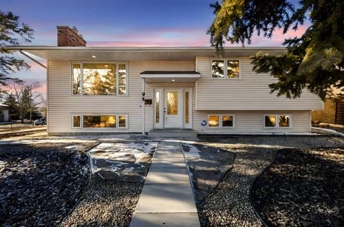 95 Silver Brook Dr Nw, Calgary, AB, T3B3H6 | Card Image