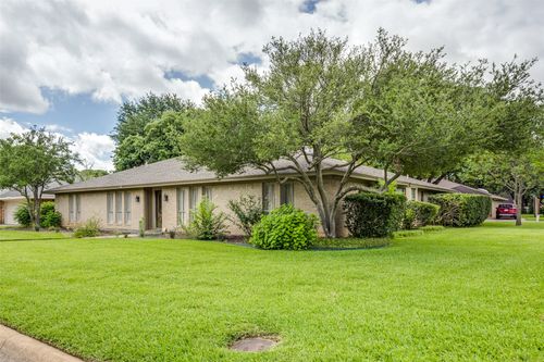 2414 Lakeview Cir, Arlington, TX, 76013-3326 | Card Image
