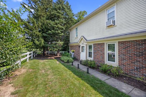 251 University Ln, Elk Grove Village, IL, 60007-2798 | Card Image