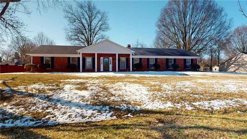 140 Hidden Hills Dr, Kernersville, NC, 27284-9215 | Card Image