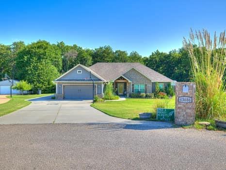 Hunters Hill Dr, Shawnee, OK 74801