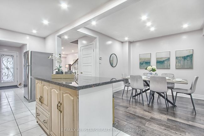 48 Archdekin Dr, House attached with 5 bedrooms, 3 bathrooms and 4 parking in Brampton ON | Image 17