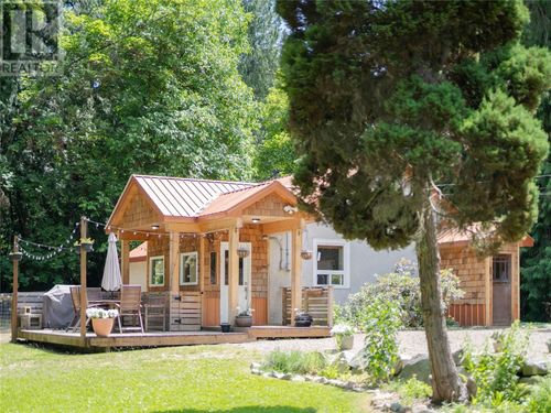 2101 Perrier Rd, Nelson, BC, V1L6Y9 | Card Image
