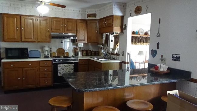 320 Veterans Dr, House other with 2 bedrooms, 1 bathrooms and null parking in NEW BLOOMFIELD PA | Image 4