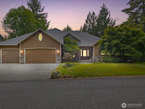 13718 58th Street Se, Snohomish, WA, 98290 | Card Image