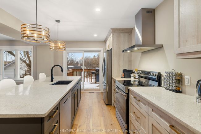 576 Macdonnell St, House other with 3 bedrooms, 3 bathrooms and 2 parking in Kingston ON | Image 11