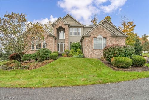 532 Covington Ln, Chagrin Falls, OH, 44023-6741 | Card Image