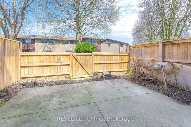 15 - 151 Linwell Rd, Condo with 3 bedrooms, 2 bathrooms and 1 parking in Saint Catharines ON | Image 23