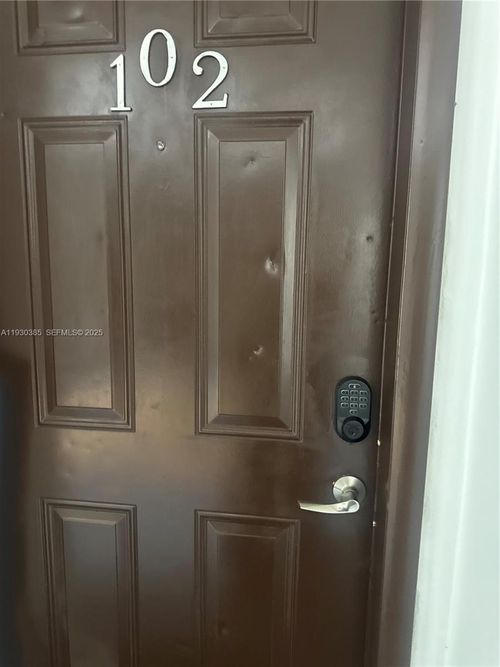 apt-102-212 Lake Pointe Dr, Oakland Park, FL, 33309-3544 | Card Image