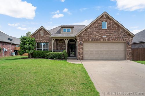 2901 Mobile Pl, Broken Arrow, OK, 74011-7863 | Card Image