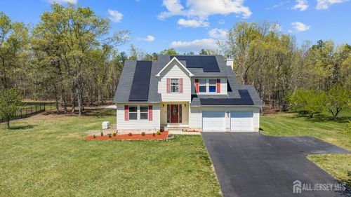 11 Country Rd, Jackson, NJ, 08527-3300 | Card Image