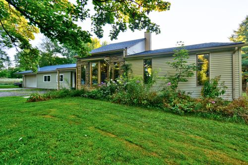 323 S Truhn Rd, Fowlerville, MI, 48836-8998 | Card Image