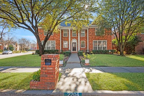 2204 Yaupon Dr, Irving, TX, 75063-3483 | Card Image