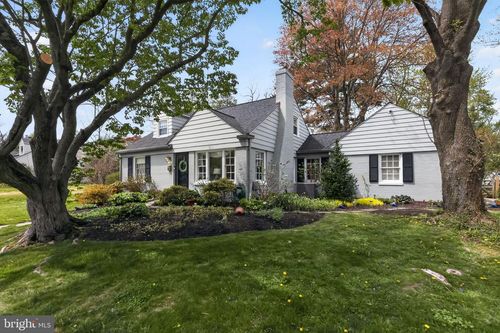 303 Barry Ln, WALLINGFORD, PA, 19086-6402 | Card Image