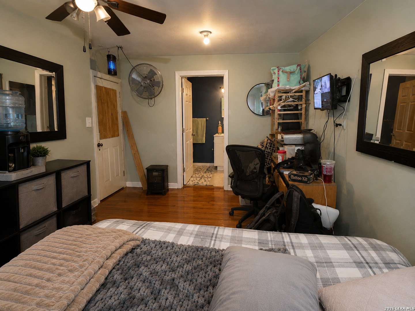Residential in Lakehills 4