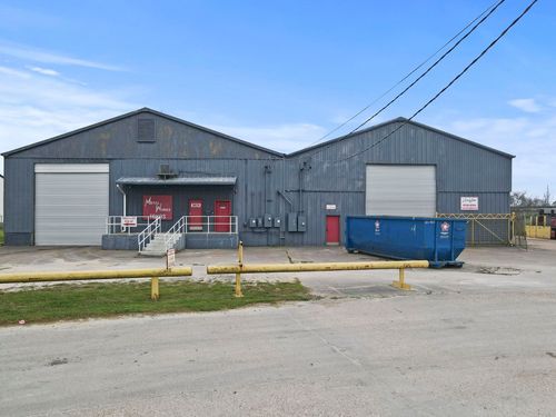 3024 Commerce St, Port Arthur, TX, 77642-5211 | Card Image
