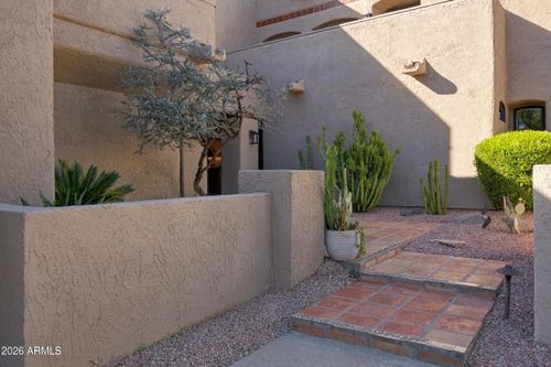 18-2626 E Arizona Biltmore Circle, Phoenix, AZ, 85016 | Card Image